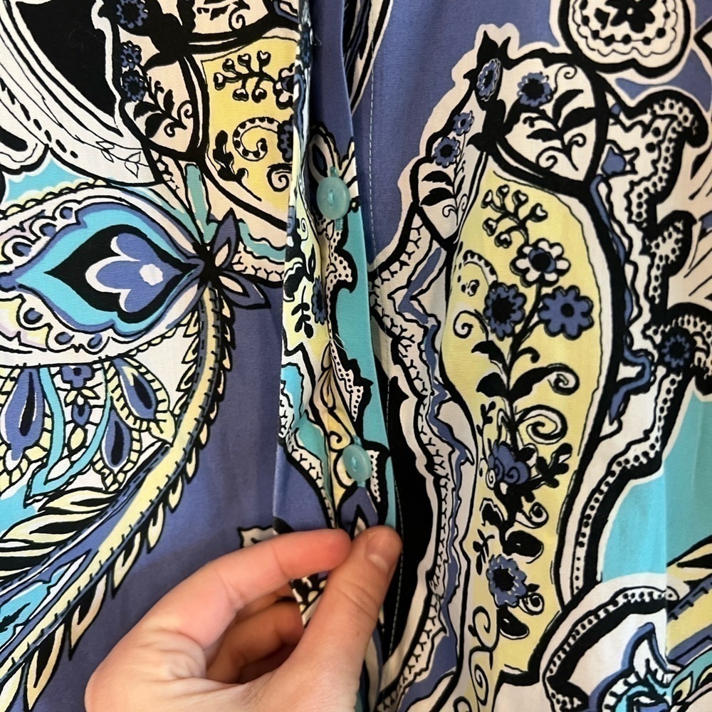 CHICOS Women’s Blue Paisley Blouse Size 1 - Picture 2 of 11